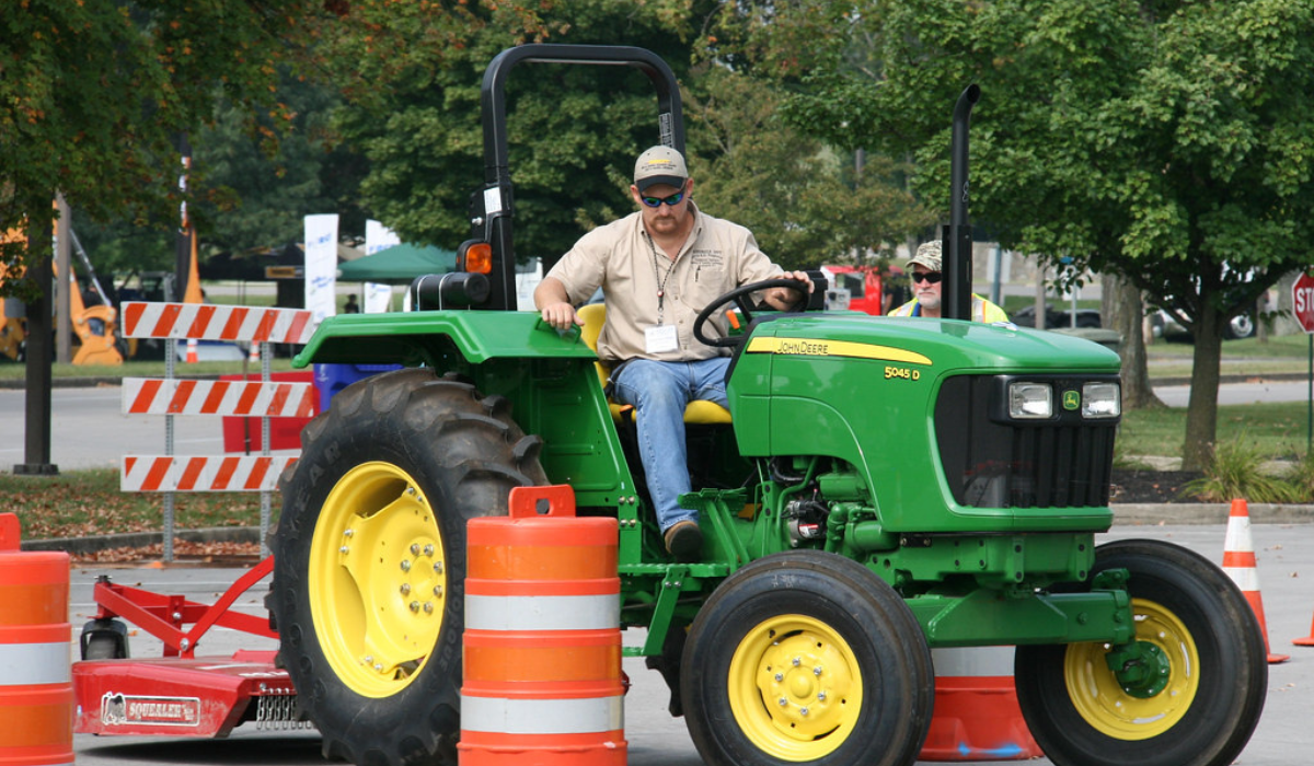 John Deere 5045D